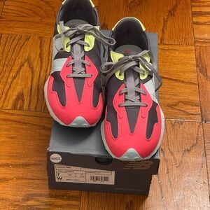 New Balance 327 - Neon Pink/Brown Size 7Y Wide - Women’s 9M EUR 40